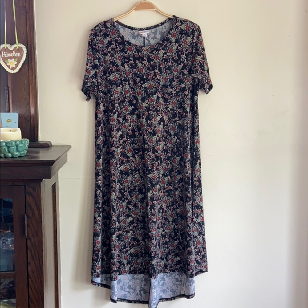 LuLaRoe Medium Black Floral Carly